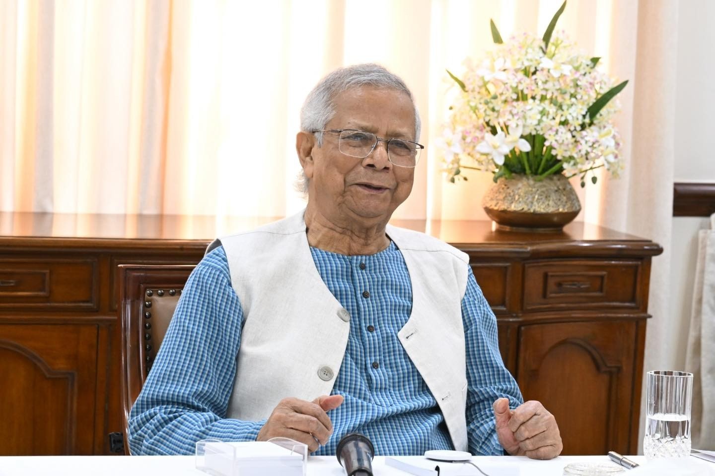 আগামী নির্বাচনকে স্মরণীয় করে রাখতে হবে: ইউএনওদের উদ্দেশে প্রধান উপদেষ্টা